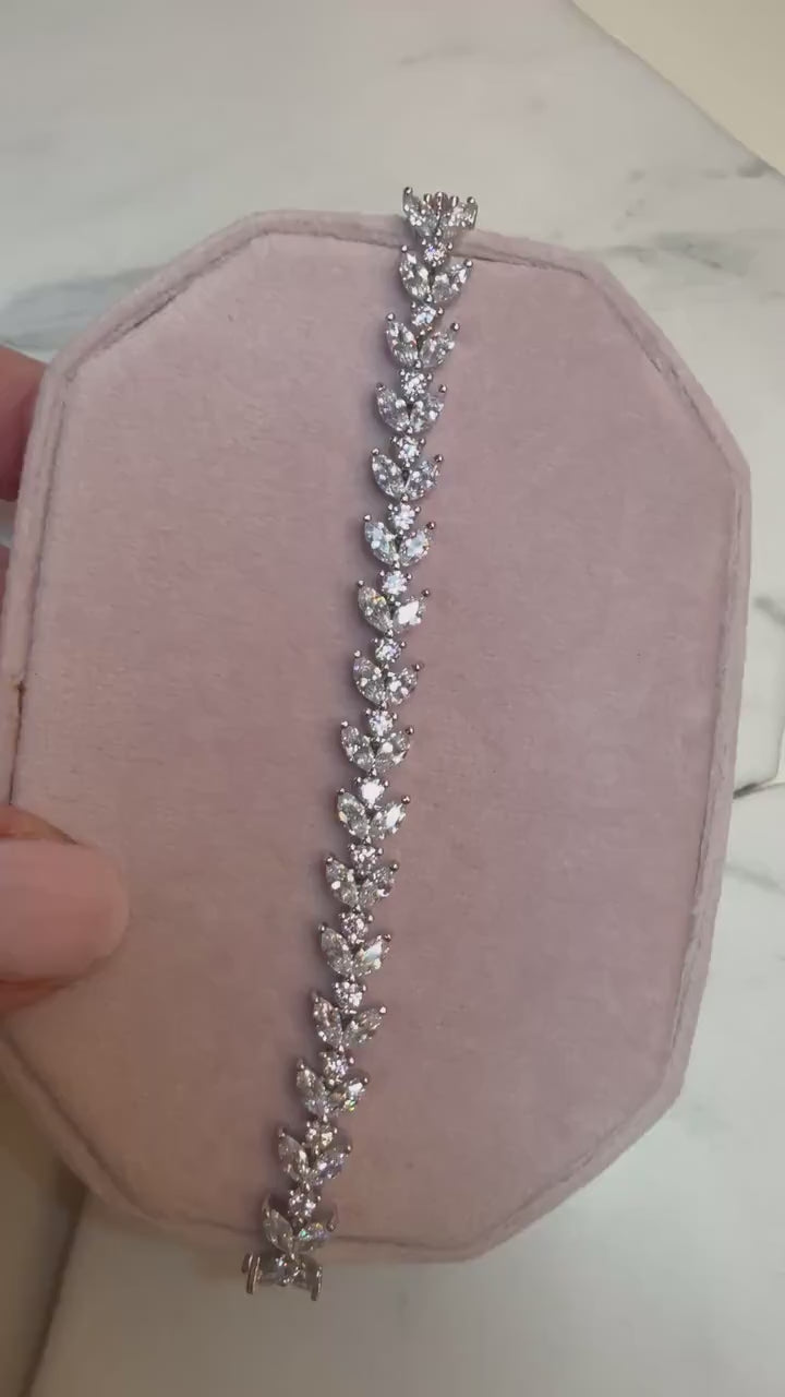 Video of sparkly Cubic Zirconia bracelet 