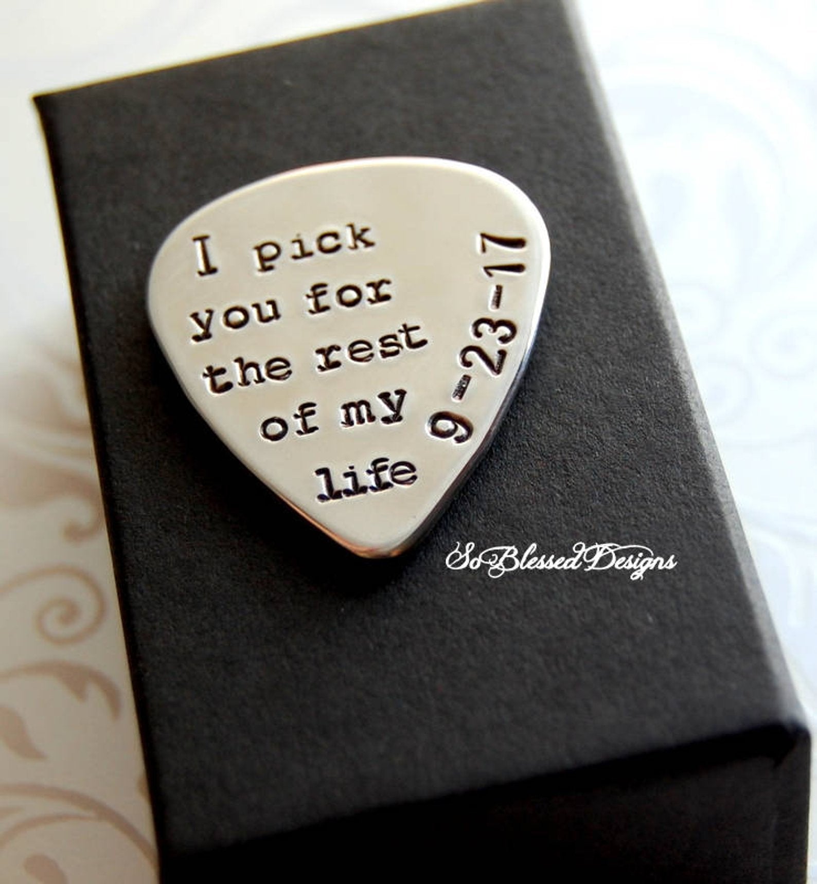 I pick you keychain with custom wedding date